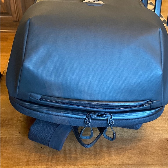 Extreme Commuter Black Backpack - Picture 9 of 10